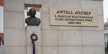Antall József (szobor)